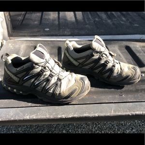 Salomon Men’s Hiking Shoes